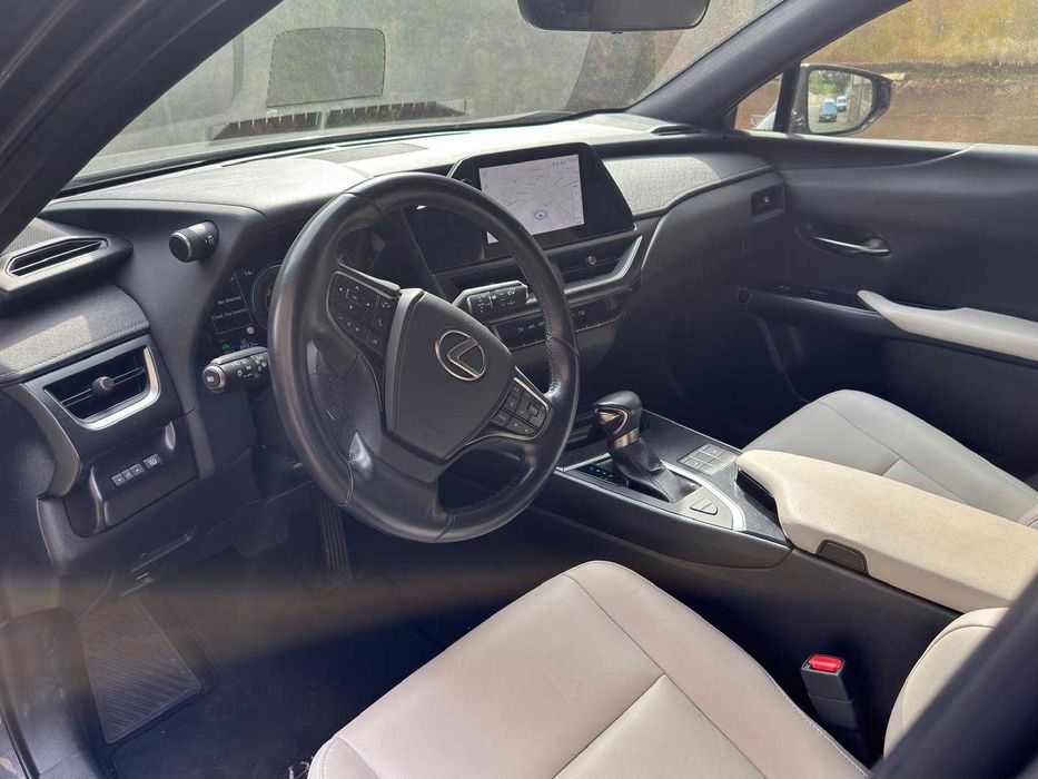 Lexus UX 250h F Sport