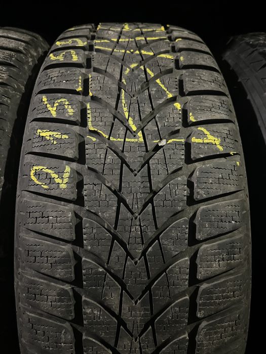 666 Зимние шины R18 215/55 Dunlop DSST