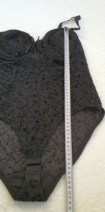 Czarne body r.75B prześwitujące motyw florystyczny Milena