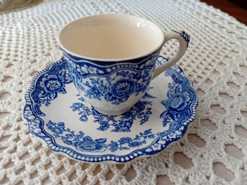Chávena de café  em loiça inglesa.