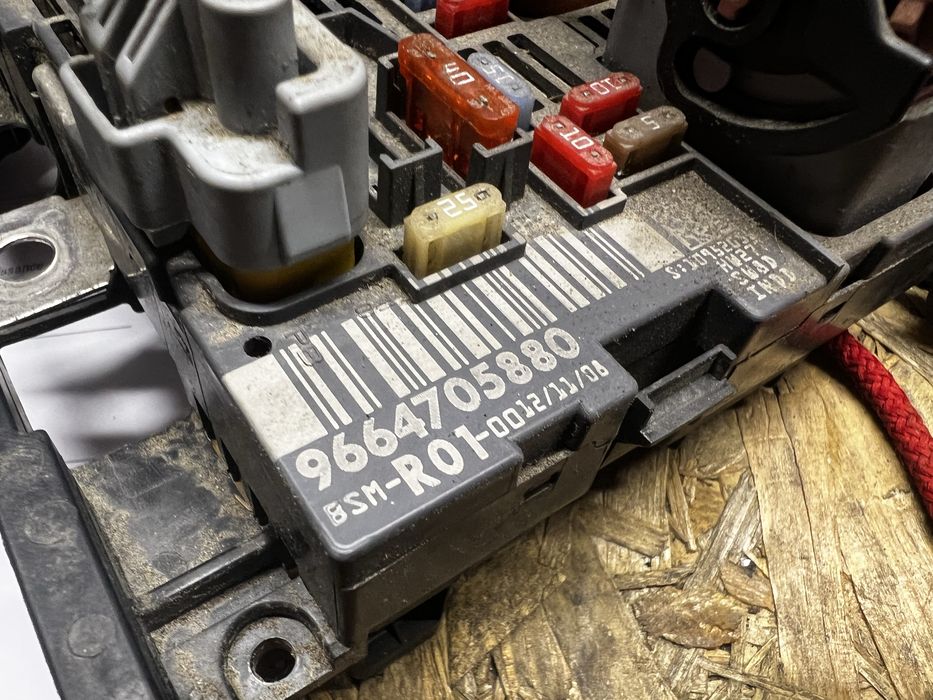 BSM Skrzynka bezpieczników Citroen Peugeot L01 L02 L04 R01 R02 R05