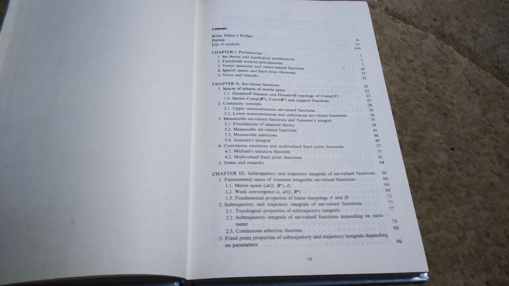 Differential inclusions and optimal control / Michal Kisielewicz.