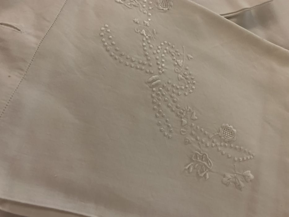 lençóis de linho bordado à mão - Novos