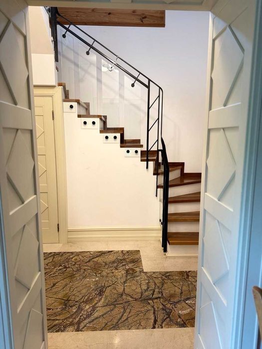 Продаж Будинку біля Лісу Великі Дмитровичі ! Ділянка 80 Соток !