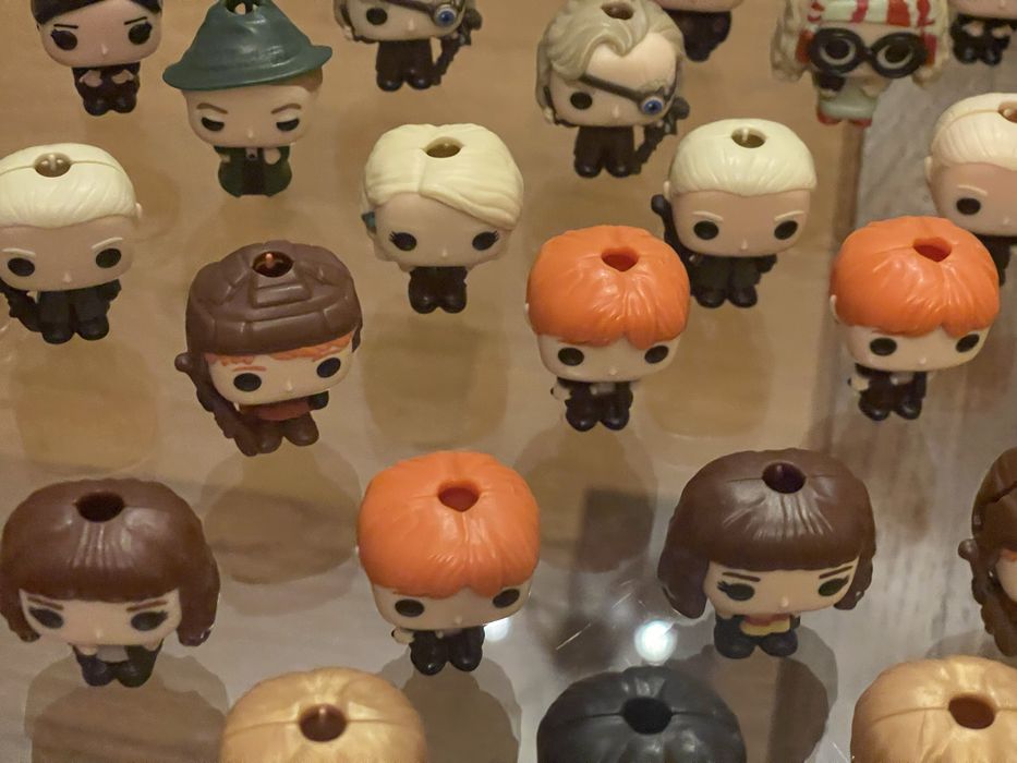 Одна рандомна фігурка + маленький сюрприз від мене