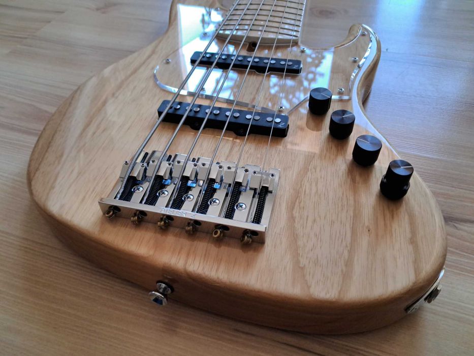 Atelier Z Beta 6 Gitara basowa