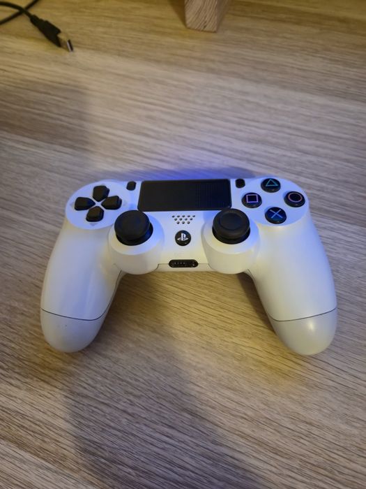 Comando PS4 ótimo estado