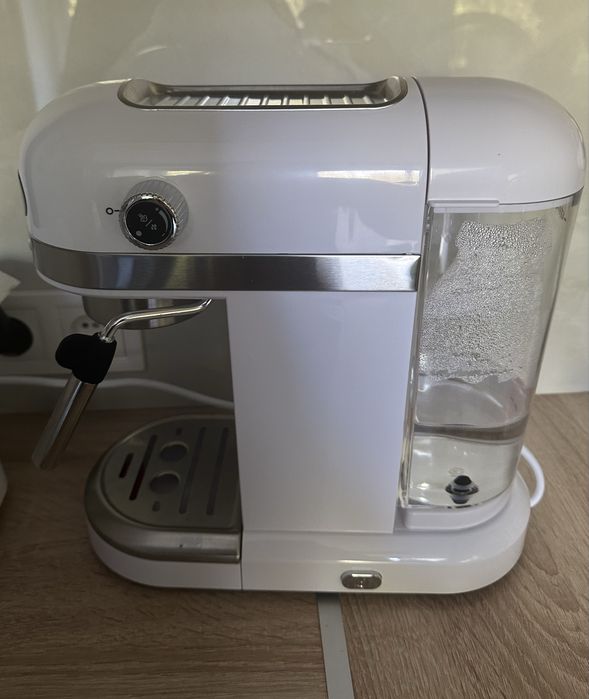 Кавоварка ріжкова Ardesto YCM-E1500 White