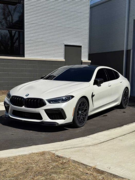 BMW M8 Competition      2022