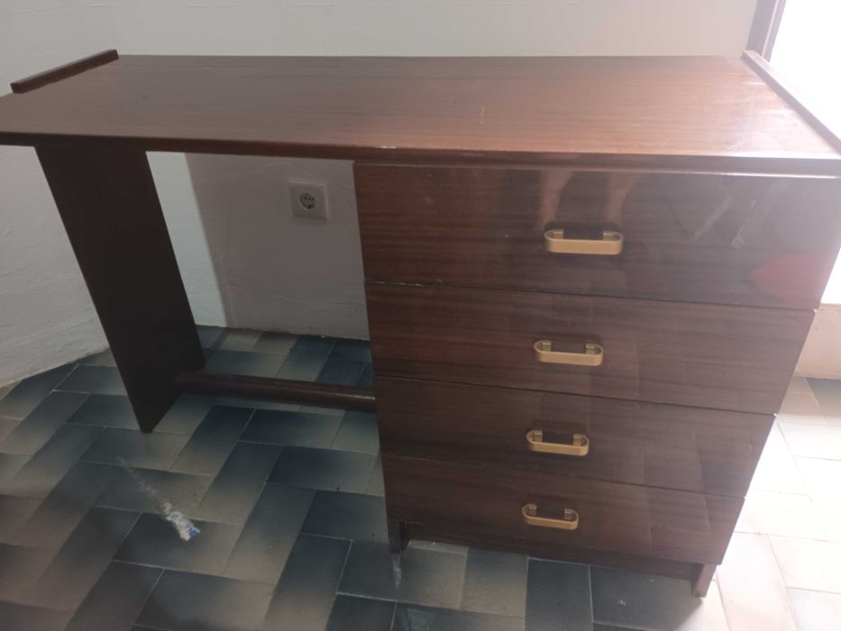 Secretária para quarto