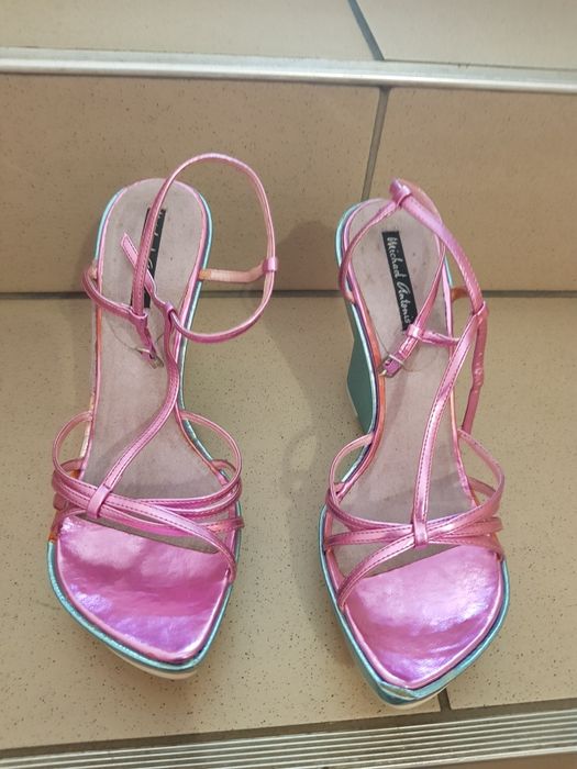 Buty unikalne nowe