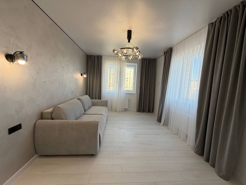 2- кімн новобудови здана з ремонтом меблями світло вода газ ліфт все є