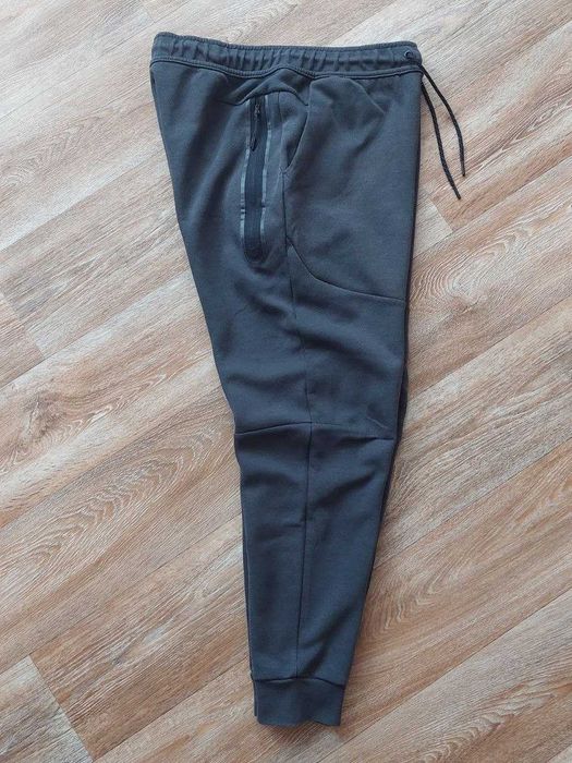 Мужские спортивные штаны Nike Tech Fleece