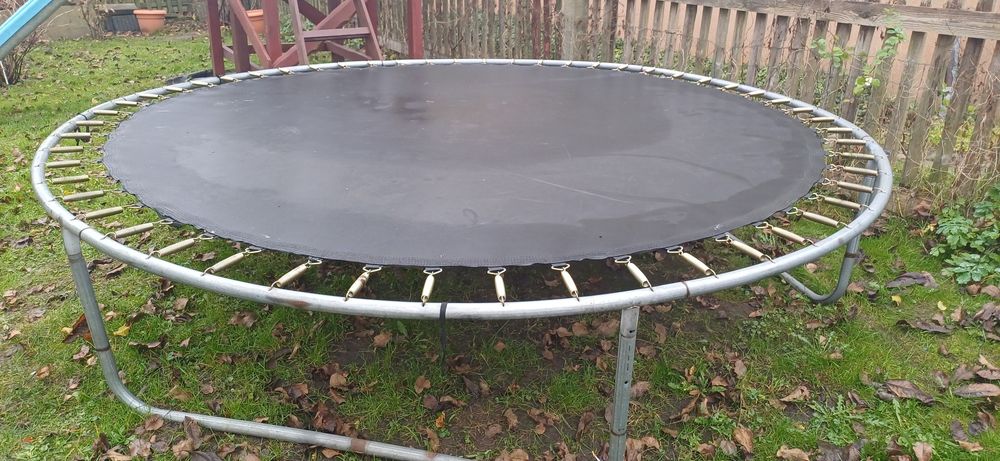 Batuta z trampoliny