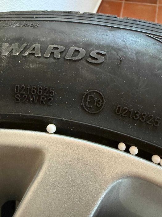 Vendo Pneus EAGLE Novos De origem de Evoke dynamic S /Jantes á parte