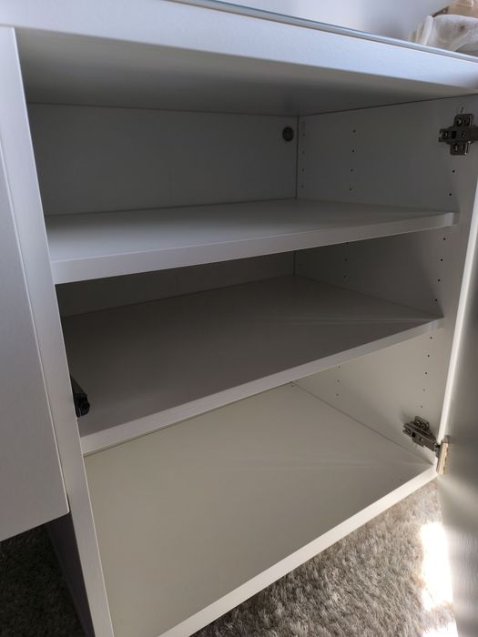 Armário de parede com vidro