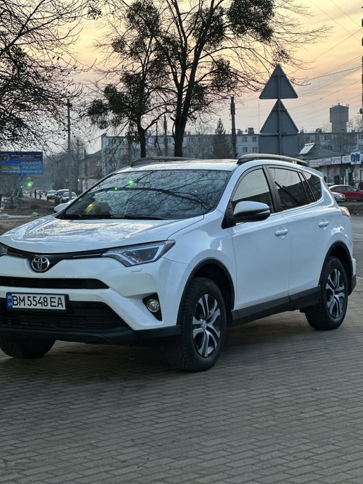 Тойота RAV4 2018