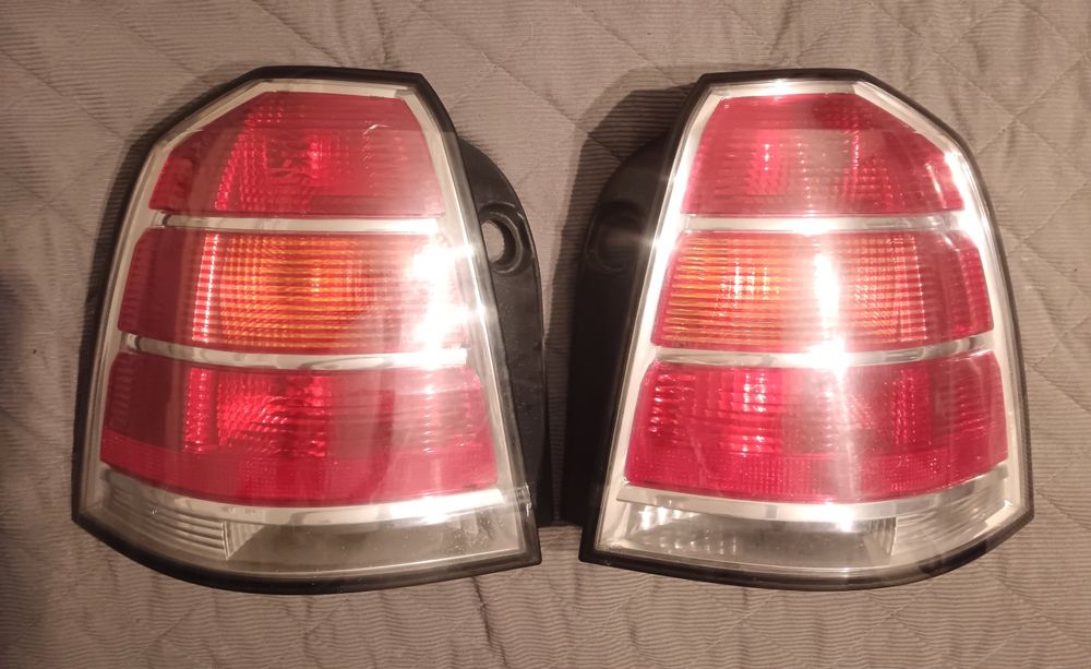 Lampy Opel Zafira B tył L/P