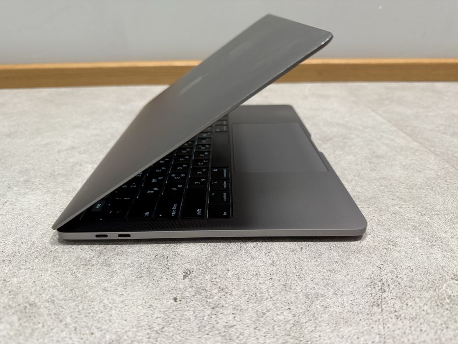 Macbook pro 13 core i7 16gb 512ssd