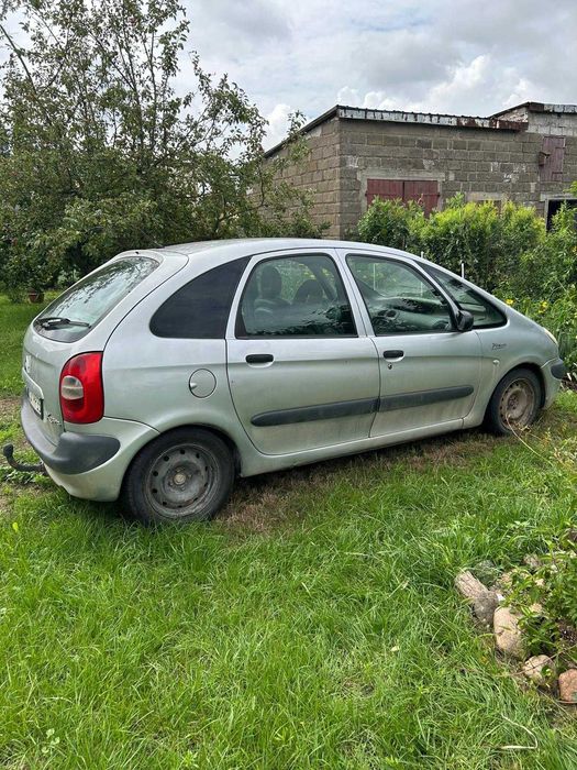 motoryzacja-samochód osobowy