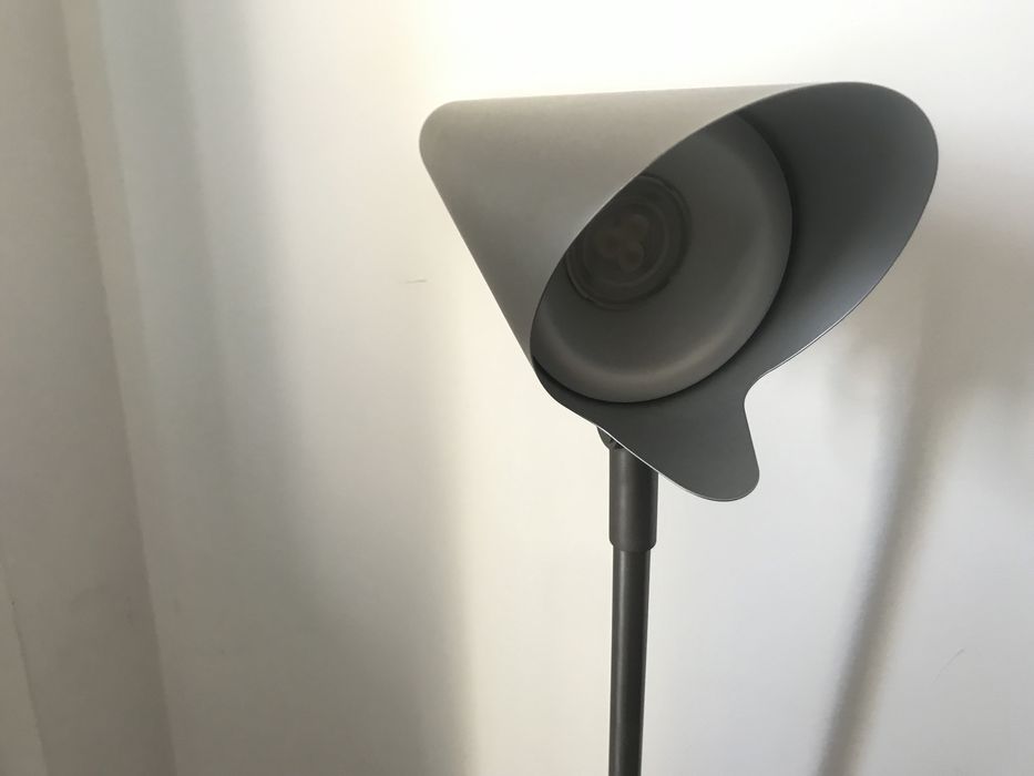 Candeeiro de pé