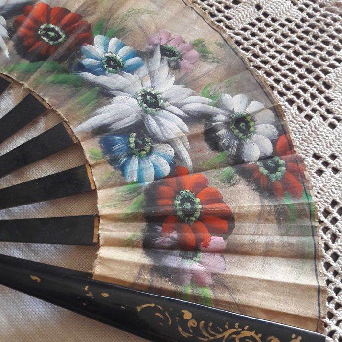 Leque antigo de origem espanhola (NOVO PREÇO)