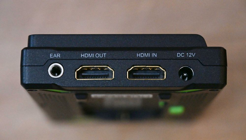 Monitor podglądowy Eyoyo E5 5" Full HD IPS HDMI IN/OUT + osłona