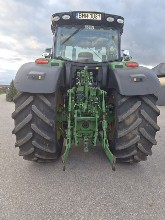 John Deere 6215R