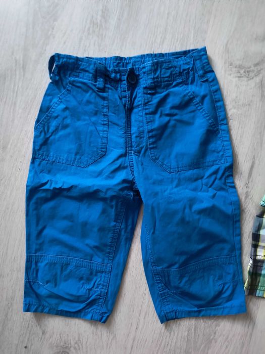 2 pary krótkich spodenek na 116 cm