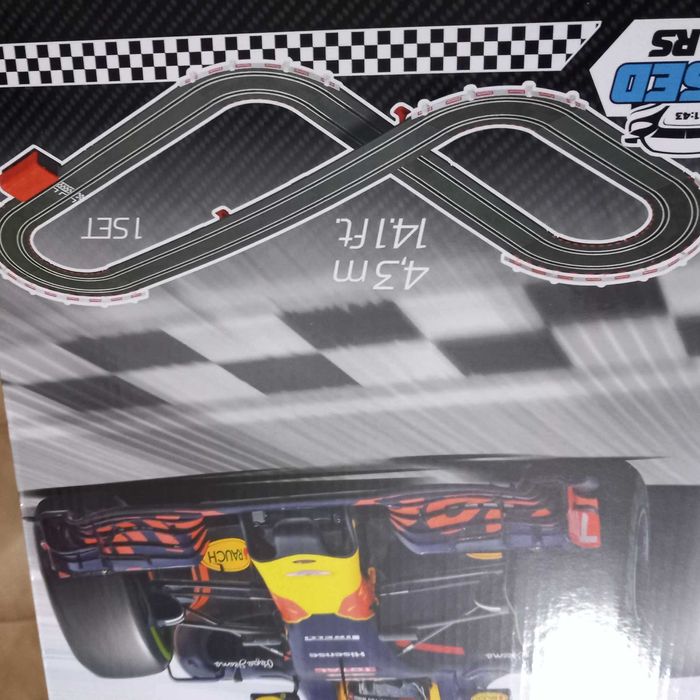 Carrera GO Pista de F1 4,3 mts Vestappen vs Hamilton NOVO com 20% desc