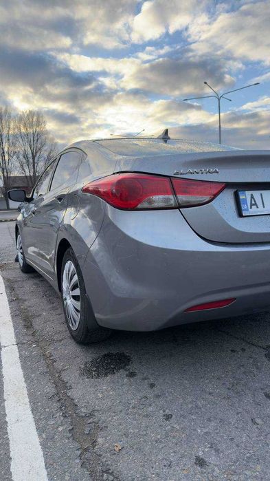 В продажі Хюндай Елантра