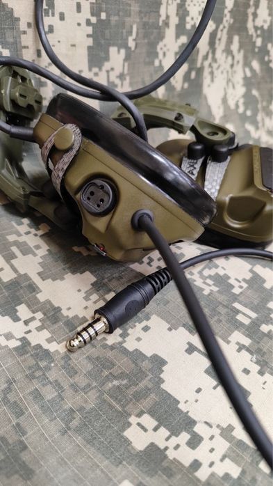 Тактичні навушники військові активні 3M PELTOR ComTac™ XPI + кріплення