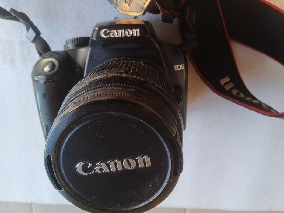 Фотоапарат Canon EOS 1000D, 23 тис. кадрів, стан робочий