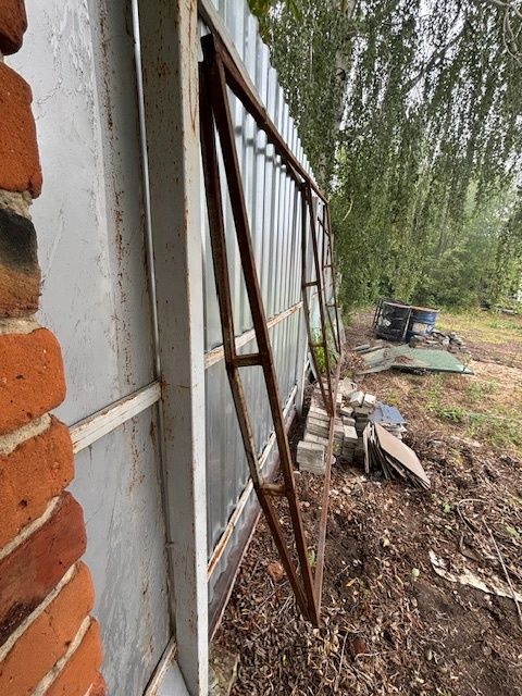 Навіс для будинку дачі