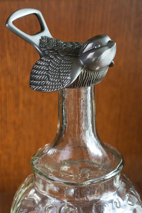 Продаю открывашку-пробку в виде воробья