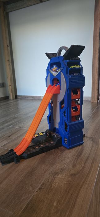 Hotwheels Mega Garagem