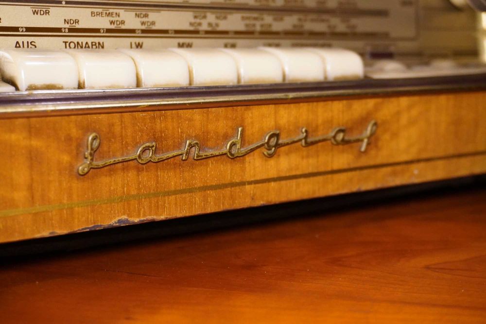 Televisão com Rádio Vintage (Graets Landgraf F39)