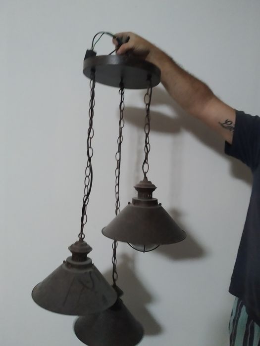 Candeeiros de ferro forjado