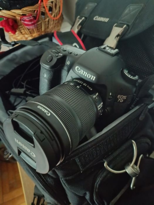 Canon eos 7D + ef-s 18-135 is 1800 кадрів