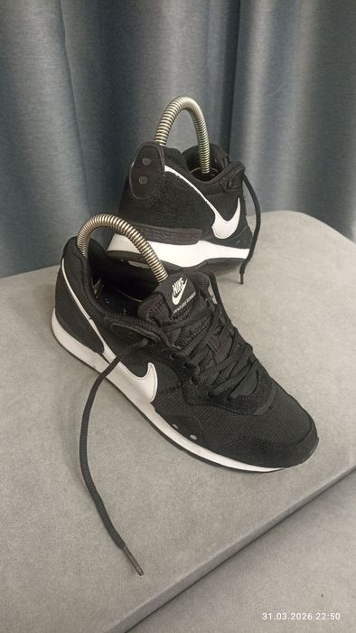 Кросівки Nike Venture Runner