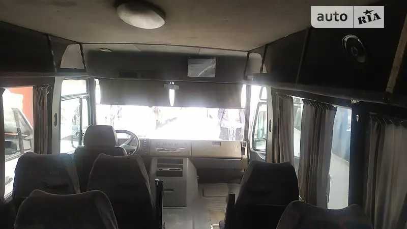 Автобус Mercedes Vario