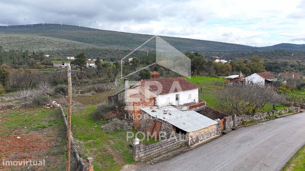 Moradia T4 localizada em Almoster, Alvaiazere — Almoster, Leiria