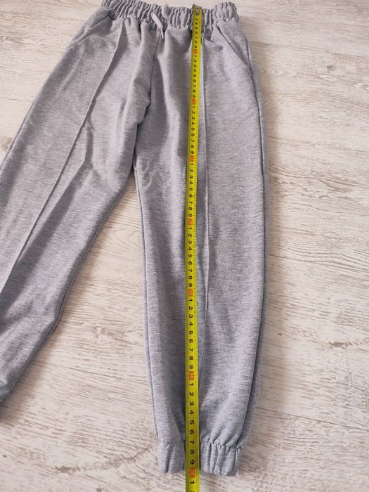 Dres dziewczęcy 122/128