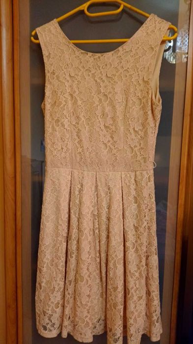Sukienka koronkowa Drôle de Copine r.36
