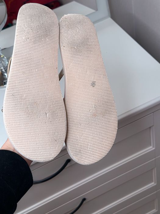 Klapki letnie 41 plażowe beżowe japonki błyszczące