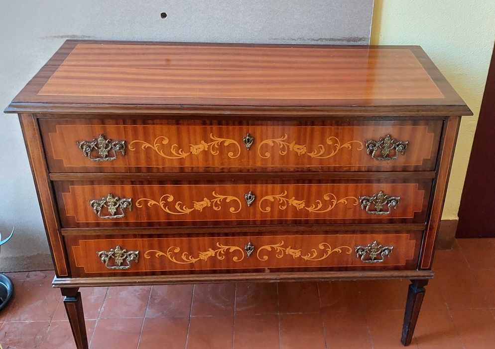 Cómoda estilo D. Maria
