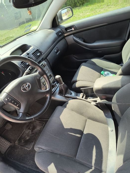 Toyota Avensis T25