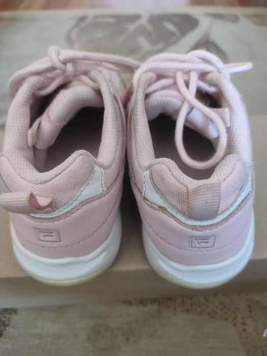 Гарні кросівки для дівчинки "Fila"32 розмір
