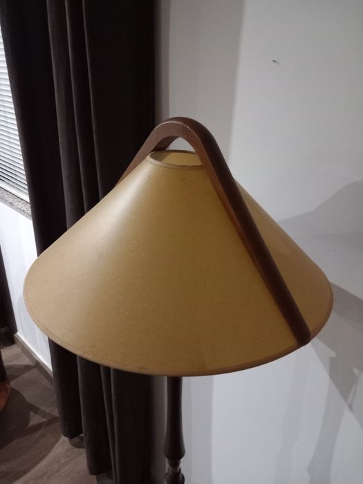 Candeeiro pé sala