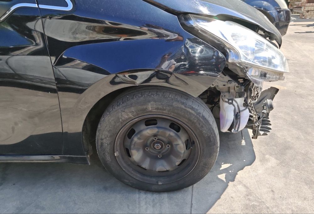 Peugeot 208 1.6 hdi 11/2013